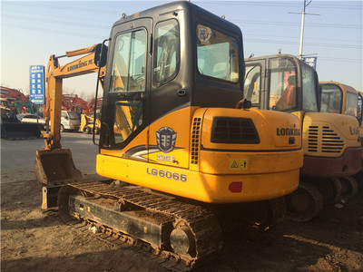 恒安工程機械設(shè)備 專業(yè)水上挖掘機租賃與安裝服務(wù)，助力江蘇工程建設(shè)